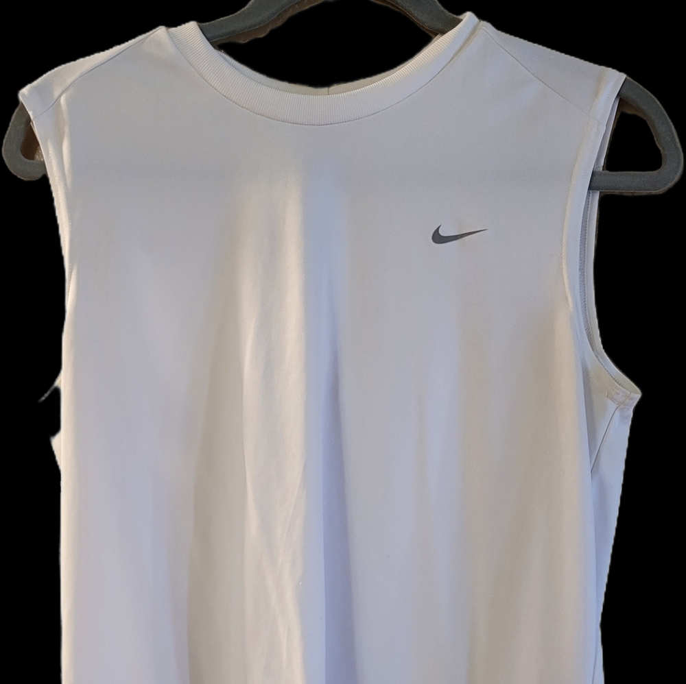 Nike tee